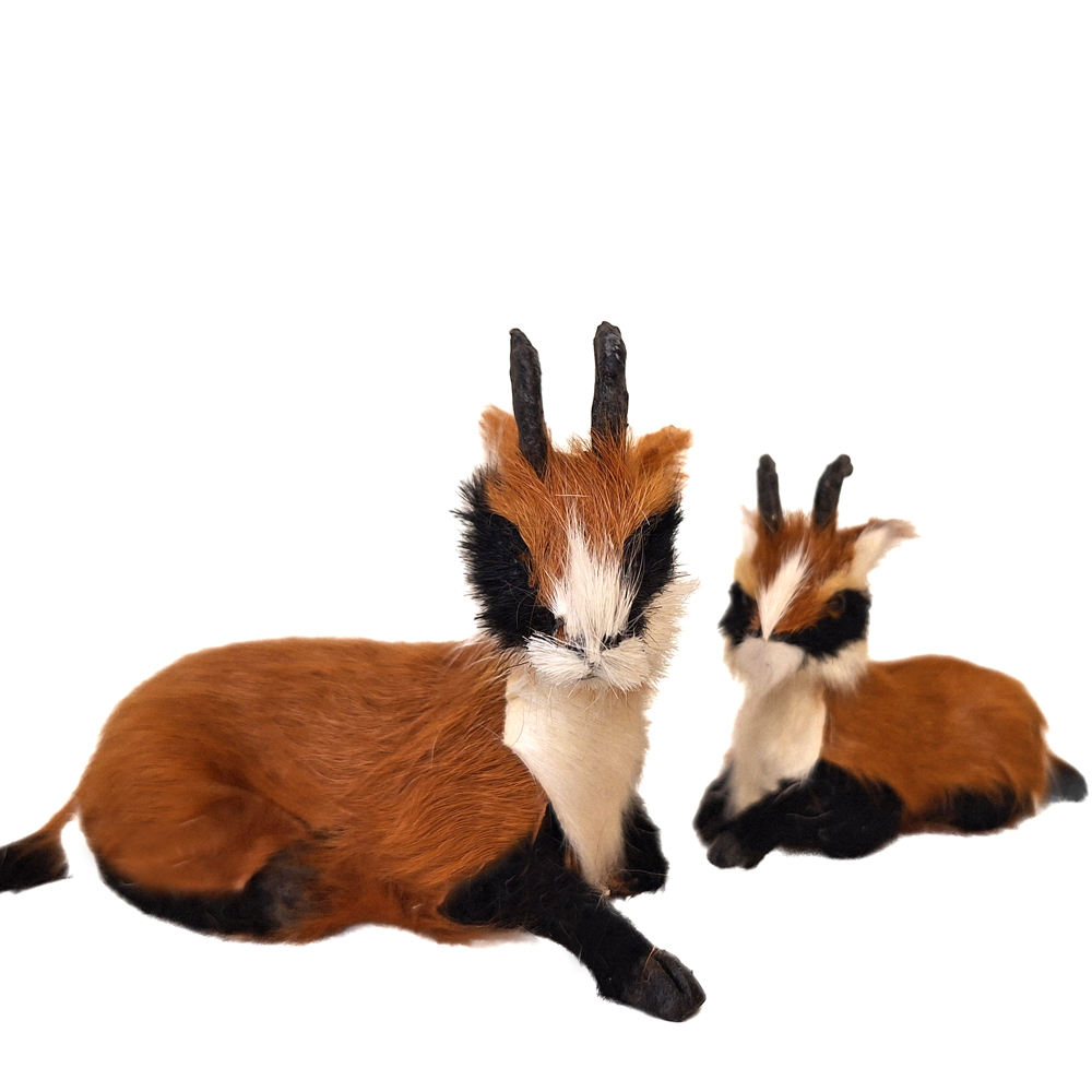 Ziege braun liegend 11cm lang mit Kitz