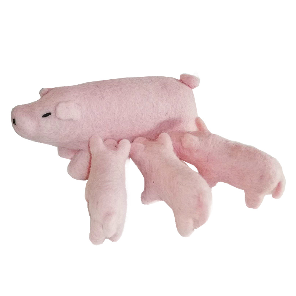 Muttertier mit drei Ferkeln